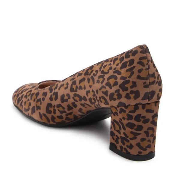 Stuart Weitzman Mary Mid Block Heel Dress Pump - Picture 4 of 12